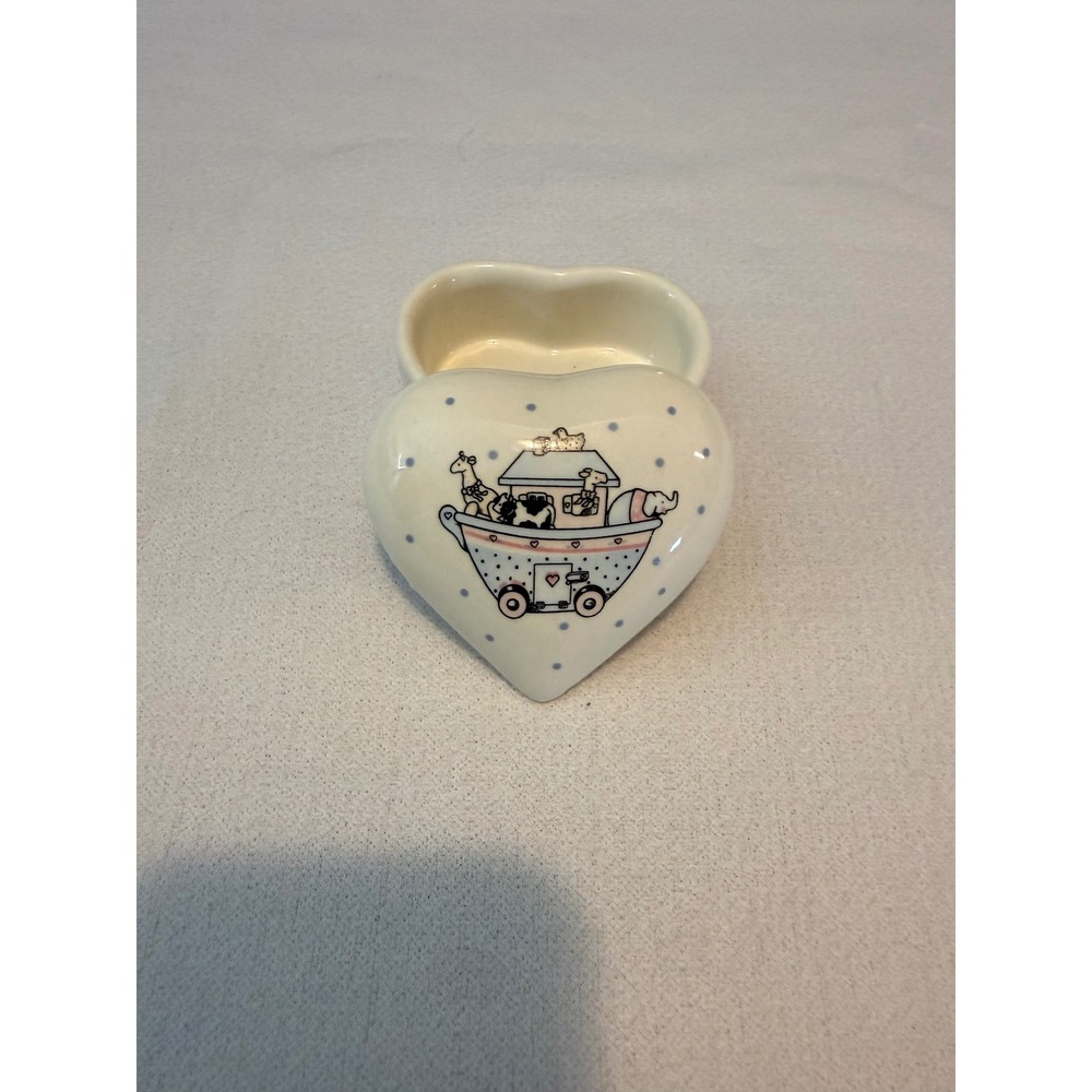 Vintage 1990 Daisy Kingdom Noahs Ark Heart Ceramic Trinket Jewelry Box